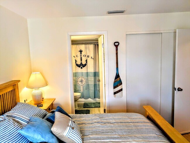 Building Photo - SEASONAL/SHORT TERM TURNKEY condo