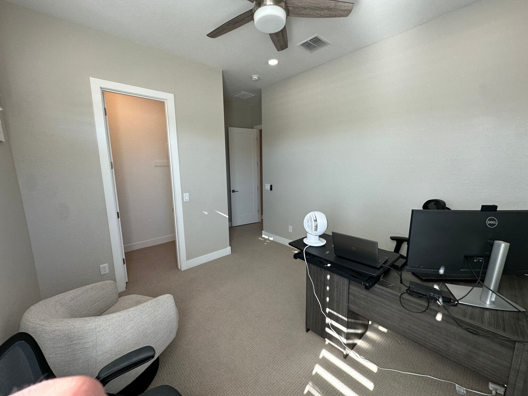 Building Photo - 1140 E Cherrywood Pl