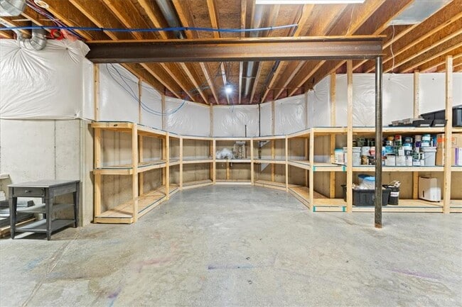 Building Photo - 9020 Whisperinghill Dr
