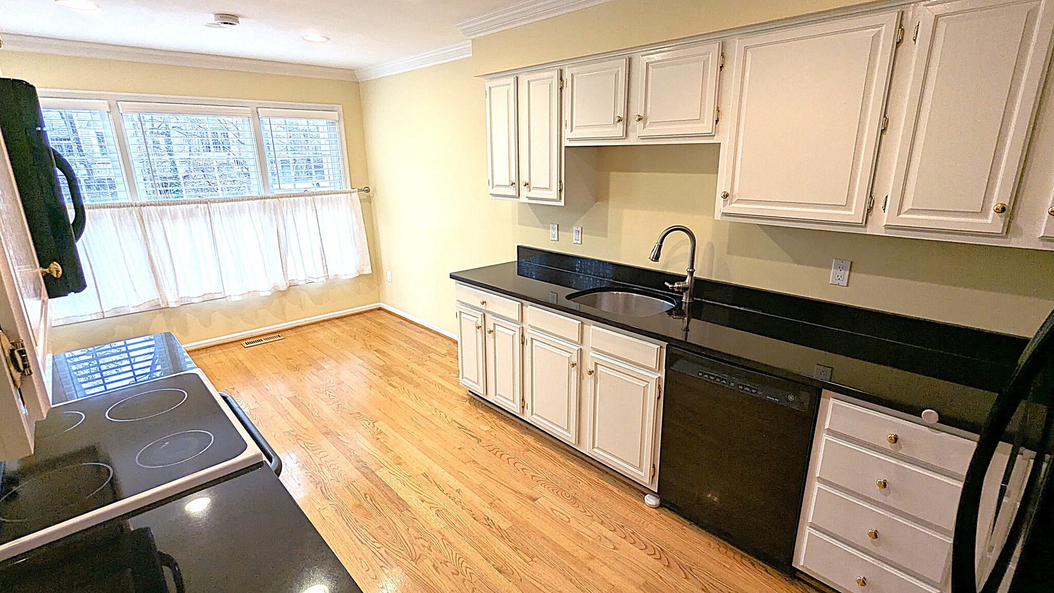 Building Photo - 1379 Heritage Oak Way