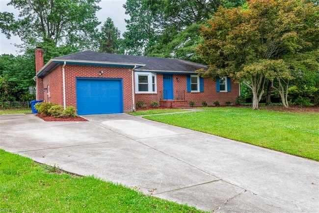 Building Photo - 5525 Greenefield Dr S