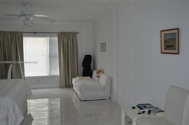 Building Photo - 3850 Galt Ocean Dr