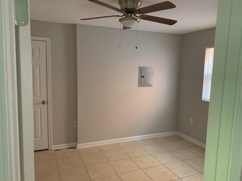 Building Photo - 256 W ROOSEVELT ST