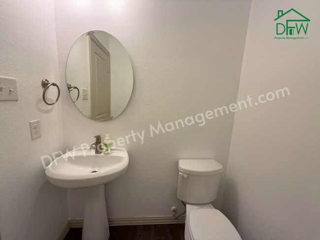 Building Photo - 3 Bed/2.5 Bath Home for Lease in Arlington – 2 Living Areas, Pool, Courts & Trails Nearby!