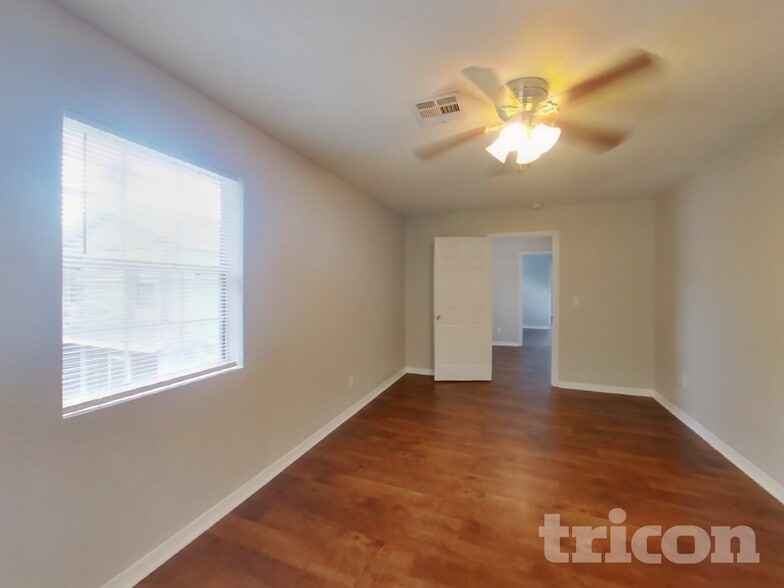 Building Photo - 705 Crimson King Trce