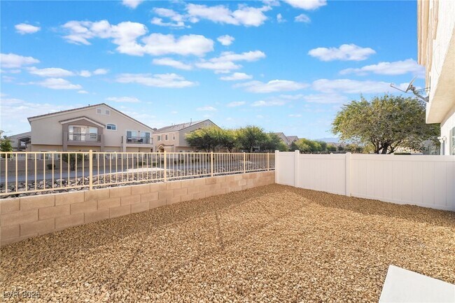 Building Photo - 8715 Tomnitz Ave