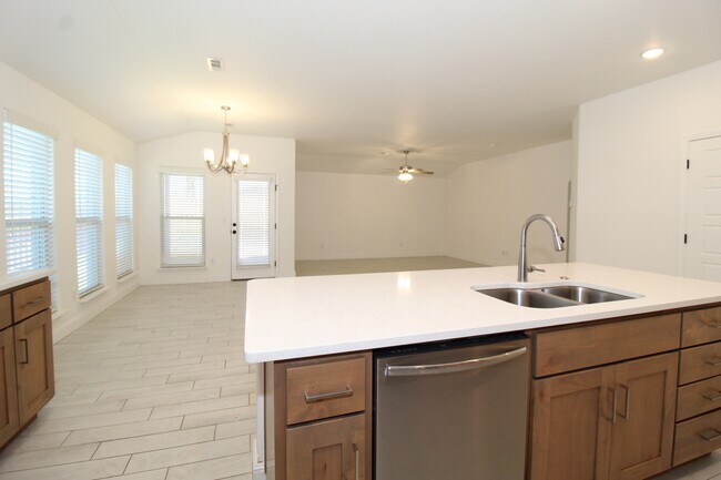 Building Photo - 1500 Ari Ave