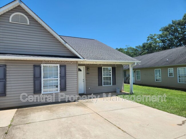 Building Photo - 506 Seays Crest Dr