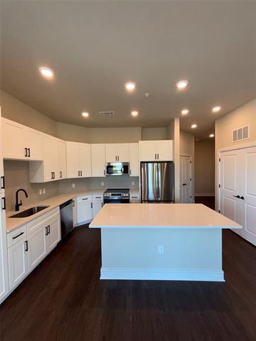 Building Photo - 111 Town Pl