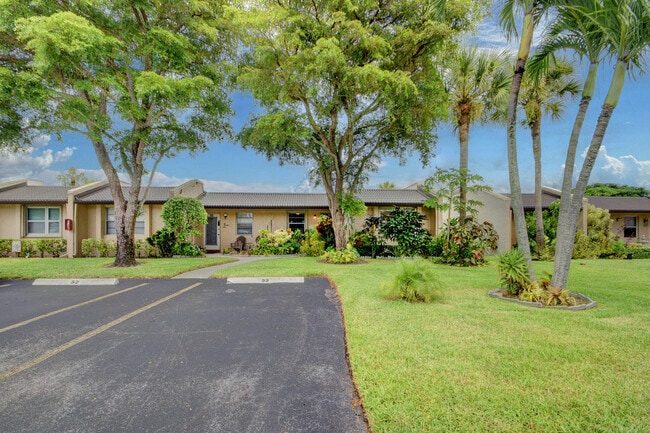 Building Photo - 219 Lake Meryl Dr