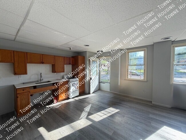Building Photo - 336 East St