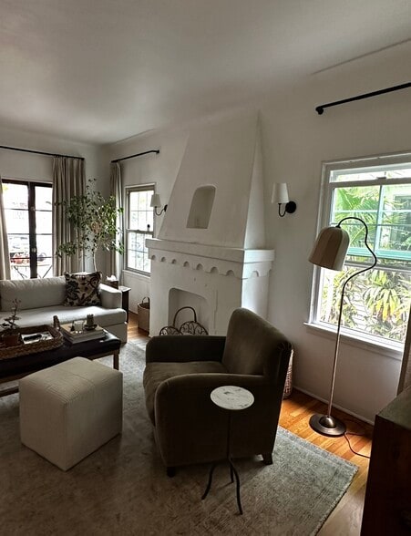 Building Photo - 1104 E California Ave