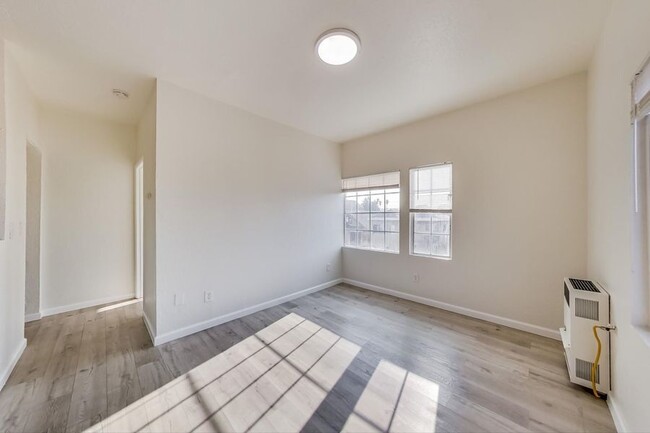 Building Photo - Updated Apartment near BART - 1 Month Free!