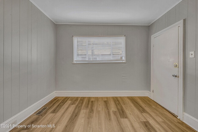 Building Photo - 1007 Washburn St