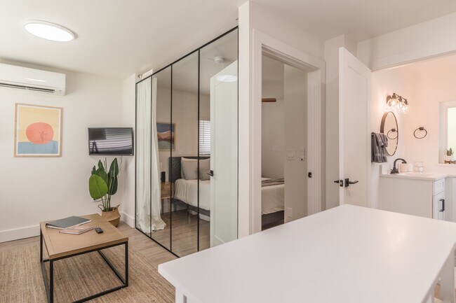 Building Photo - 2710 Amherst Ave