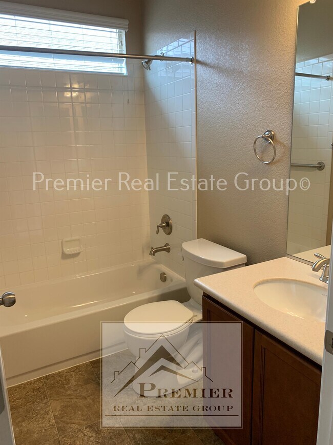 Building Photo - 5948 Revelstoke Dr