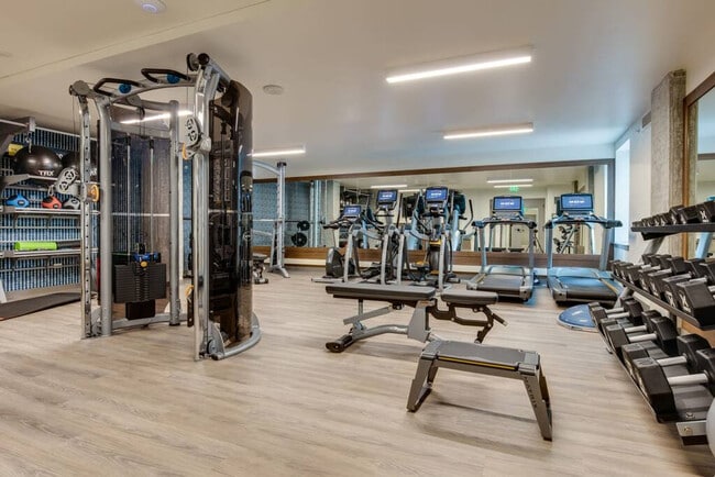 Building Photo - 1122 Madison St