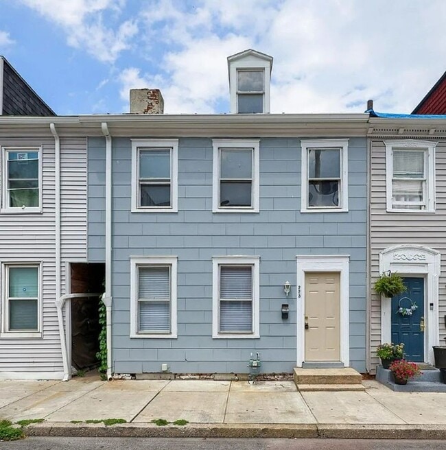 Building Photo - Coming Soon! 3 Bedroom, 1 Bath Home in Yor...