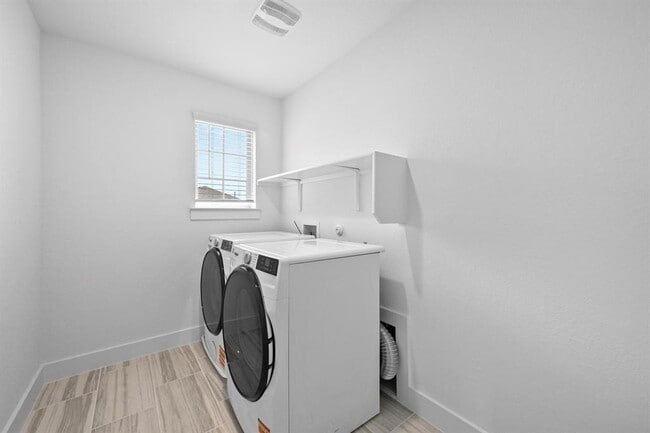 Building Photo - 433 Bristlecone Bend