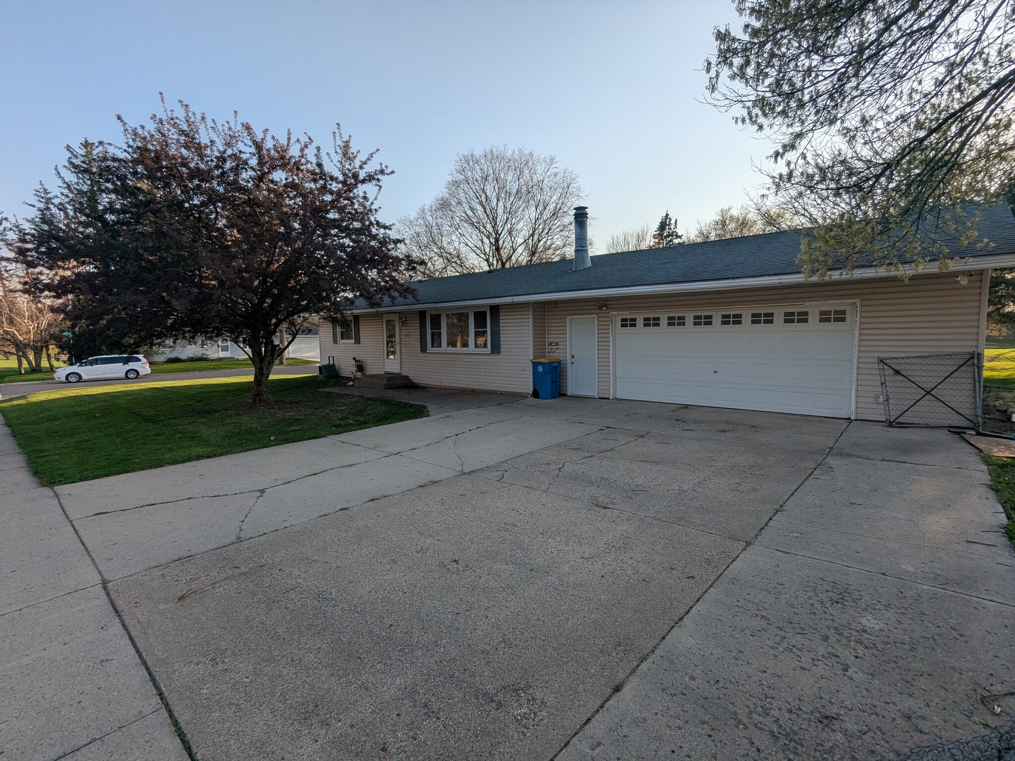 Building Photo - 1212 Saint Paul Rd