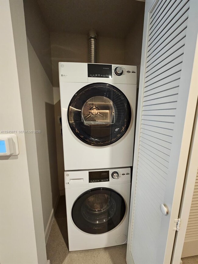 Building Photo - 11 NE 6th St