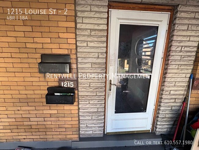 Building Photo - 1215 Louise St