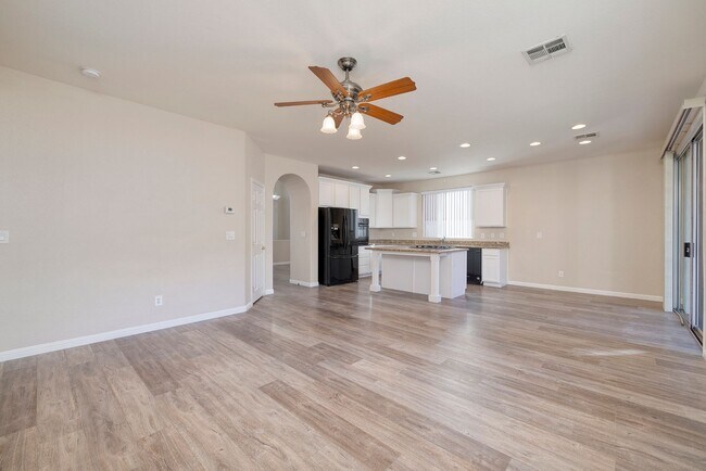 Building Photo - 11749 Via Esperanza St