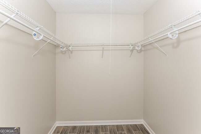 Building Photo - 5168 Legendary Ln