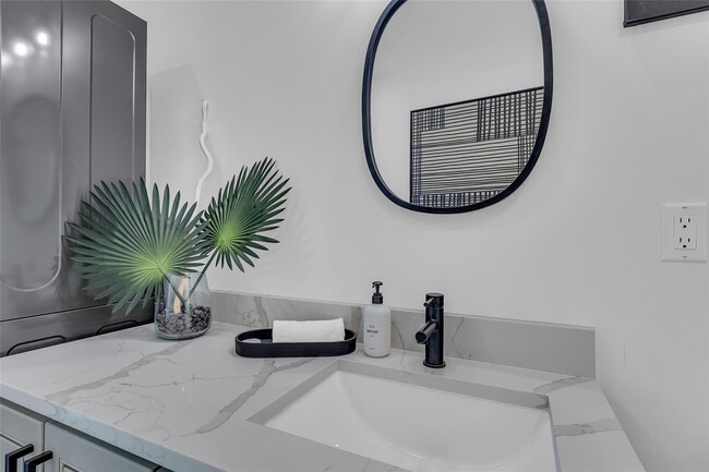 Building Photo - 3108 NE 42nd Ct