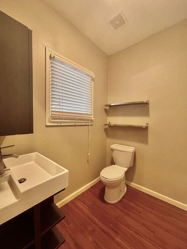 Building Photo - 333 W Hutchison St