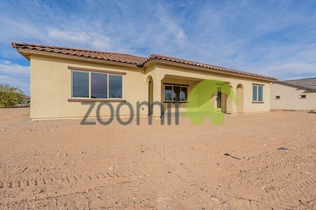 Building Photo - Beautiful Views!