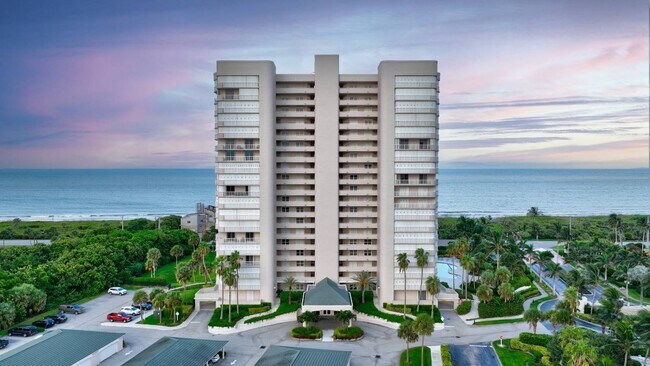 Building Photo - 5051 N Hwy A1A