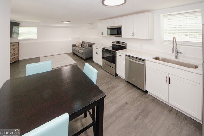 Building Photo - 6157 Orville Dr