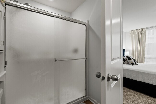 Building Photo - 343 Summit Cir