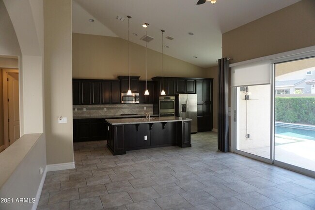 Building Photo - 4287 E Yellowstone Pl