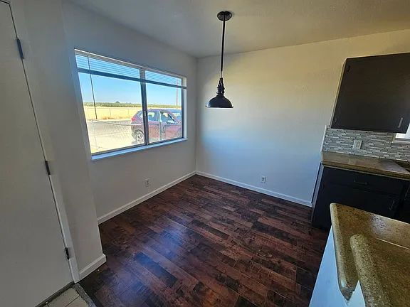 Building Photo - Charming 2-Bedroom Retreat with Spacious Layout in Corning, CA!