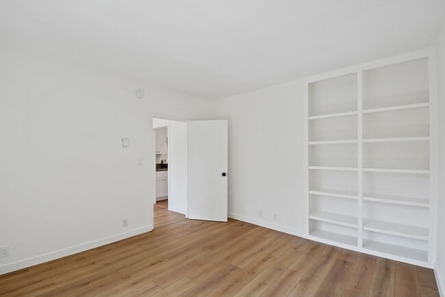 Building Photo - 845 20th St