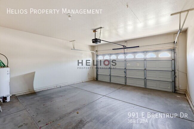 Building Photo - 991 E Brentrup Dr