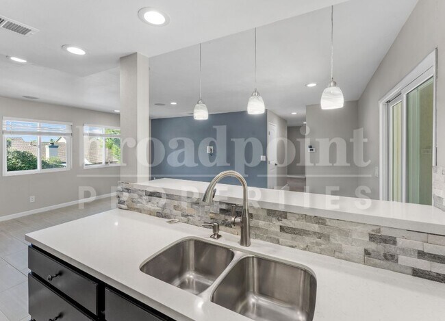 Building Photo - 2512 Wanek Rd