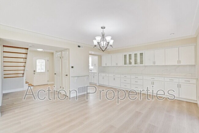 Building Photo - 3806 Century Dr