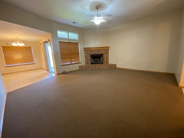 Building Photo - 715 E Elder Ln