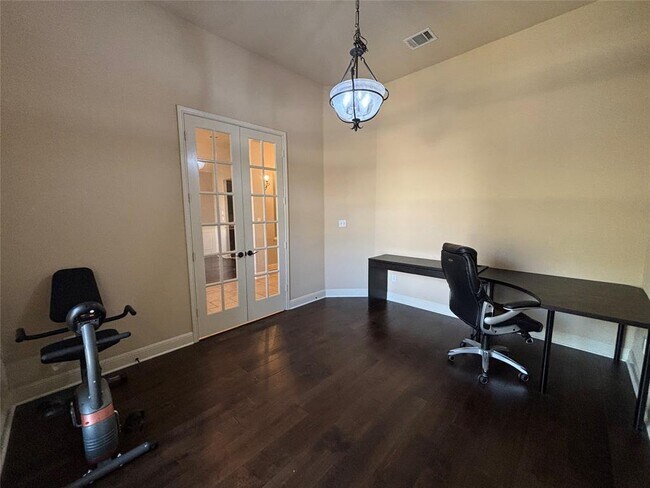 Building Photo - 15313 Bandon Dr