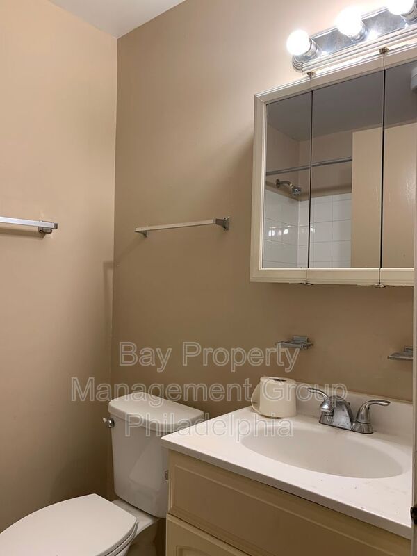 Building Photo - 3035 Frankford Ave