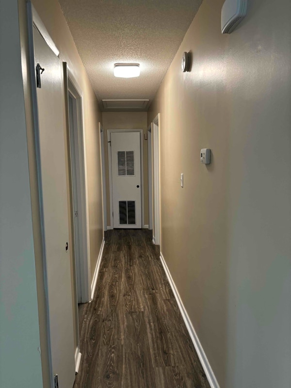 Building Photo - 633 Melanie St