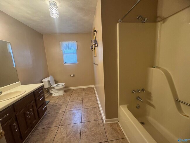 Building Photo - 117 Water Oak Ct