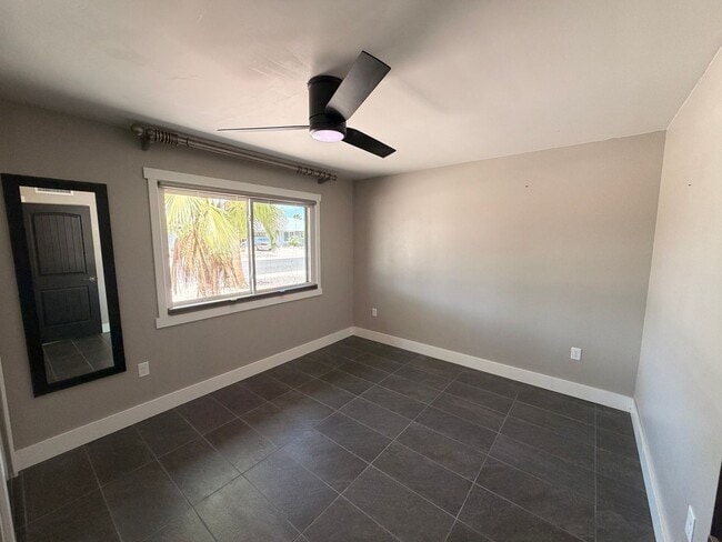Building Photo - 13139 W Seville Dr