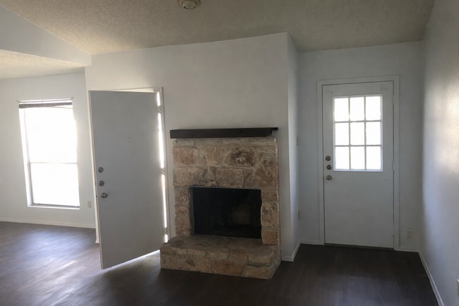 Building Photo - 9609 Aberdeen Way