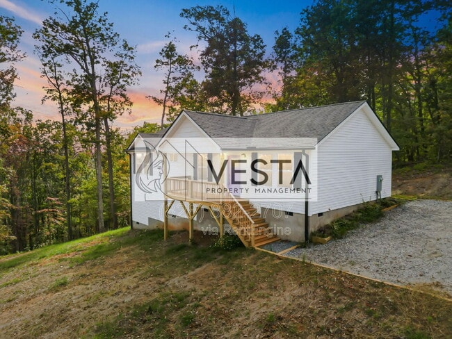 Building Photo - 474 Hague Dr