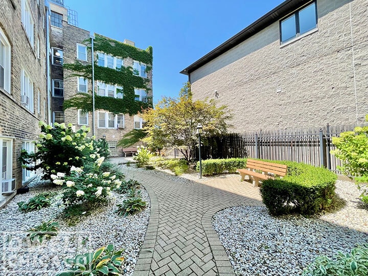 Building Photo - 2610 N Kimball Ave