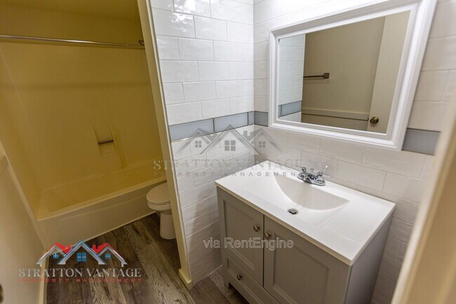 Building Photo - 2165 E University Dr